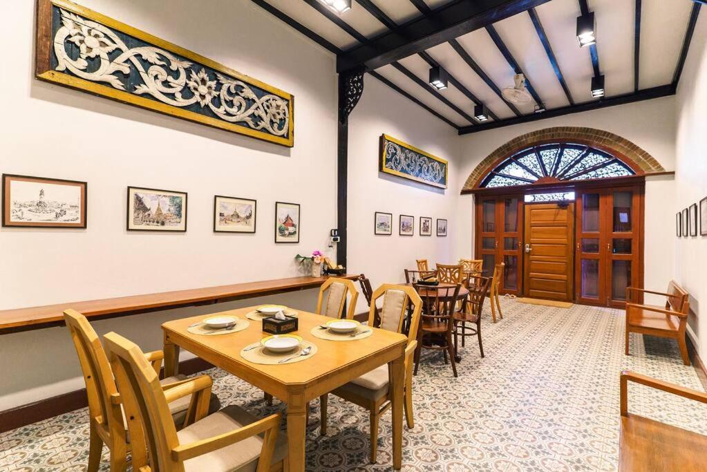 Solo - Fong Lee Cc Lampang Walking Street Appartement Buitenkant foto